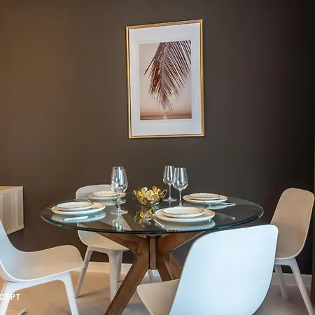 Central Spacious Apartment 1006-3